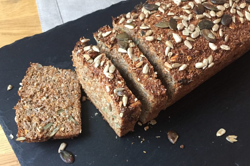 Reichhaltiges Vitalbrot zum selber Backen - fitness.at