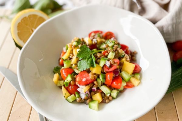 Rezept | Erfrischender Linsensalat mit Mango - fitness.at